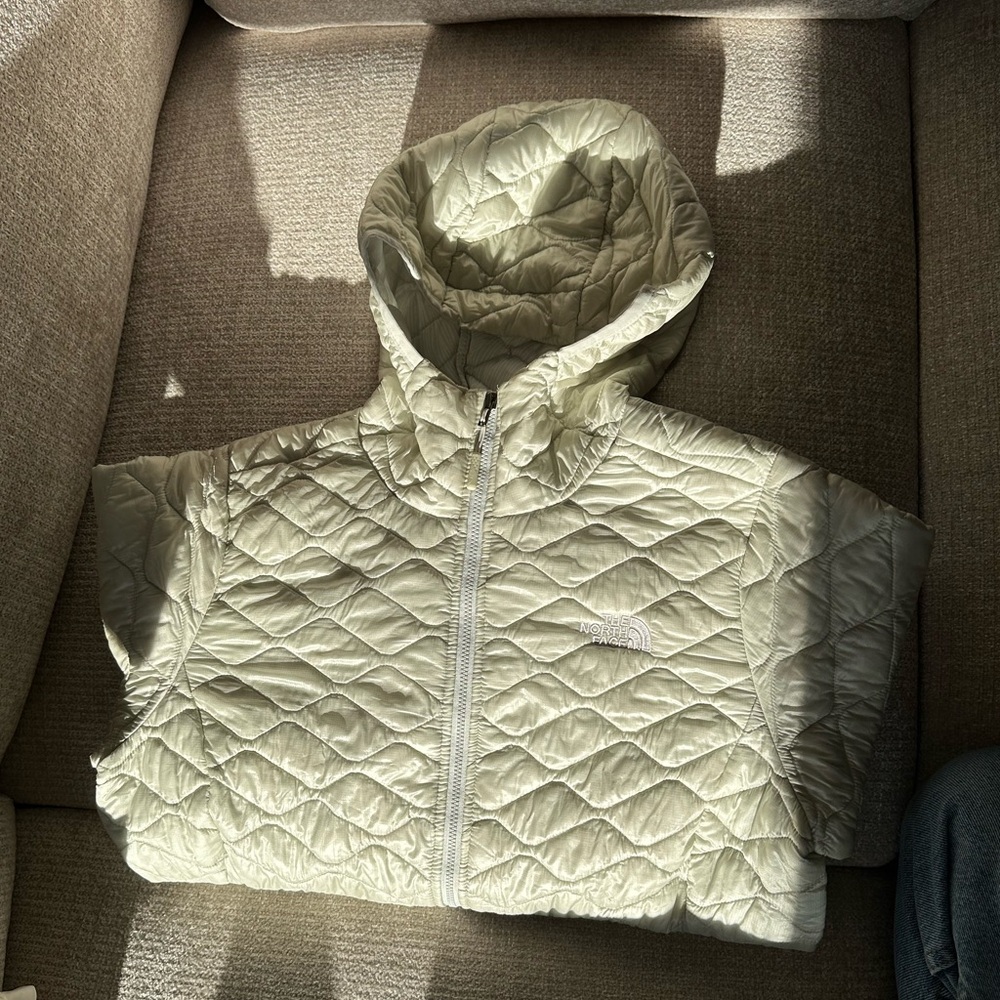 White The North Face Thermoball Women’s